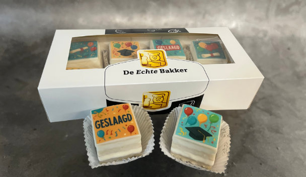 GESLAAGD! Petit Fours